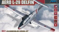 AMK maketa-miniatura AERO L-29 Delfin • maketa-miniatura 1:48 novodobna letala • Level 4