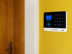 PLATINIUM Brezžični hišni alarm GSM z Wi-Fi PG-103 (možnost: osnovni komplet)