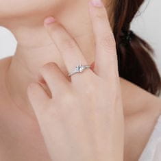 MOISS Eleganten srebrn prstan z prozornimi cirkoni R00006 (Obseg 49 mm)