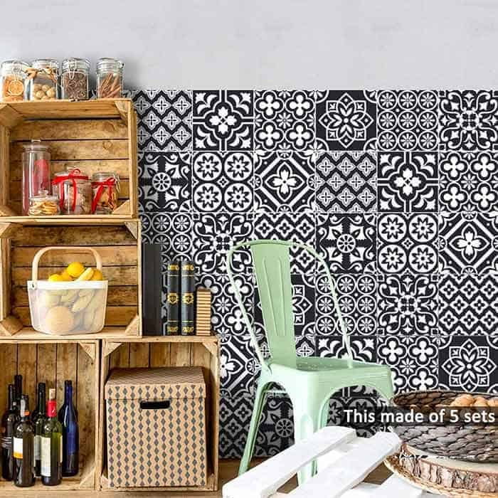 Netscroll Samolepilne stenske nalepke v imitaciji ploščic, vodoodporne nalepke za kihinjsko ali kopalniško dekoracijo, črni cvetlični vzorec, 10 kosov, 15x15 cm, TileDecor