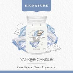 Yankee Candle Dišeča sveča Podpis v steklu velika Soft Blanket 567 g