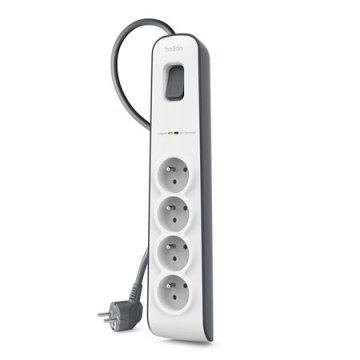 Belkin Belkinova prenapetostna zaščita BSV400 - 4 vtičnice, 2 m