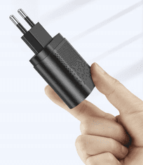 Izoxis hitri polnilec 4x USB QC 3.0 + kabel