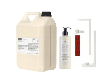 PRIJA PRIJA Kopalniški komplet: bel ročaj za steklenico, vlažilna krema 380 ml + rezerva 5 l