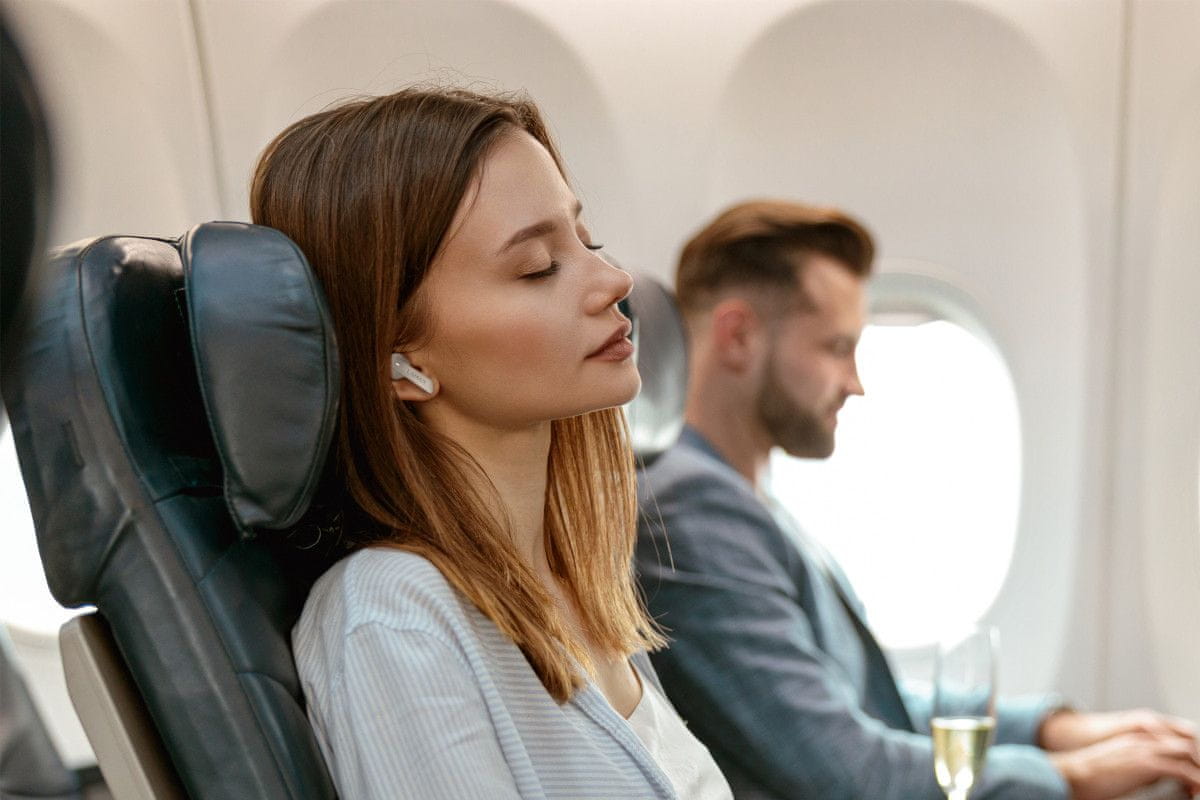  brezžične slušalke Bluetooth lamax clips1 brez izkrivljanja zvoka udobna konstrukcija zaprti mikrofon za glasovni pomočnik za prostoročno upravljanje z dolgo življenjsko dobo na dotik