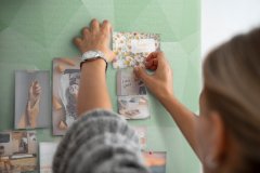 tulup.si Plošča iz plute Trikotni abstrakcija 140x100 cm Barvne zatiči