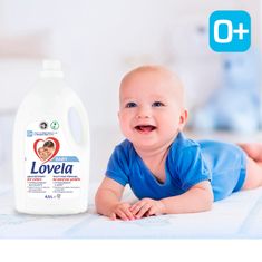 Lovela Otroški tekoči detergent za barvna oblačila 4,5 l / 50 pralnih odmerkov
