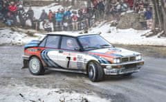 Italeri maketa-miniatura Lancia HF Integrale • maketa-miniatura 1:24 starodobni avtomobili • Level 3