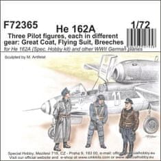 Special Hobby maketa-miniatura He 162 - Three Pilot figures, each in different gear: Great Coat, Flying Suit, Breeches • maketa-miniatura 1:72 figure • Level 4