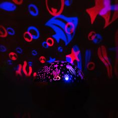 Kruzzel USB LED RGB projektor nočna lučka – menjava projekcij roza