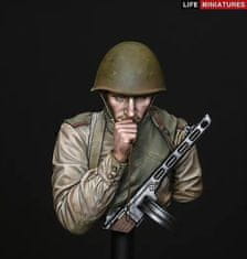 maketa-miniatura ‘ON THE EDGE OF NO MAN’S LAND’ WW2 YOUNG RED ARMY INFANTRYMAN, BATTLE OF KURSK • maketa-miniatura 1:10 figure • Level 5