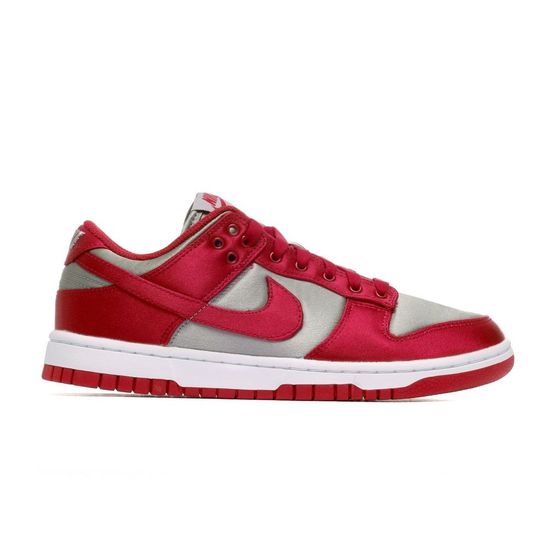 Nike Čevlji rdeča Dunk Low Unlv Satin