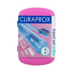 Curaprox Travel Ortho Pink Set zložljiva zobna ščetka CS 5460 Ortho 1 kos + zobna pasta Be You Daydreamer Blackberry & Licorice 10 ml + držalo za medzobne ščetke 1 kos + medzobna ščetka 3 kos