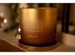 Emocio steklena dišeča sveča 100x100 mm s pločevinastim pokrovčkom, Vanilla Almond