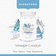 Yankee Candle Dišeča sveča Podpis v steklu velika Snežna krogla Wonderland 567g