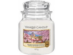 Yankee Candle Klasična Dišeča sveča v srednjem steklenem tulcu Sakura Blossom Festiva