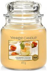 Yankee Candle Klasična Dišeča sveča v srednjem steklenem tulcu Calamansi Cocktail