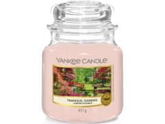 Yankee Candle Klasična Dišeča sveča v steklenem mediju Tranquil Garden