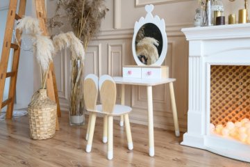 Furnitura MONTESSORI KOZMETIČNA MIZICA KRONA (VEČ BARV)
