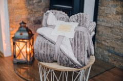 Ljubki dom Luksuzna svetlo siva ovčka deka iz mikropliša s črtami, 150x200 cm