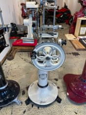 BERKEL Ročni rezalnik Flywheel VOLANO B2 NEW Metalno Bel s podstavkom Ferrari Fuji White - UNIKAT