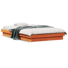 Greatstore LED posteljni okvir voščeno rjav 135x190 cm trdna borovina