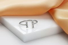 Brilio Silver Očarljiv srebrn prstan s cirkoni RI113W (Obseg 50 mm)