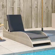 Vidaxl Ležalnik z blazino svetlo siv 60x205x73 cm poli ratan