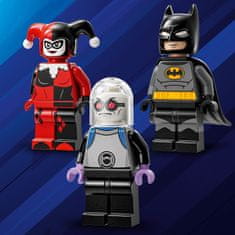 LEGO DC Batman 76274 Batman in Batmobile Vs. Harley Quinn in Mr. Freeze
