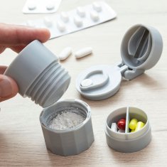 UNBRANDED Dozirnik tabletk 5 v 1 z rezalnikom in drobilnikom Fivlok InnovaGoods 