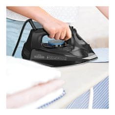 Žehlička Black+Decker, BXIR2805E, napařovací, keramická žehlící plocha, anti-drip, 430 ml, 2800 W