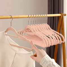 Severno Komplet žametnih obešalnikov MAGIC VELVET 20 kosov roza