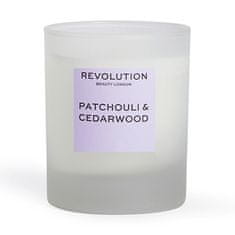 Makeup Revolution Dišeča sveča Patchouli & Cedarwood (Scented Candle) 170 g
