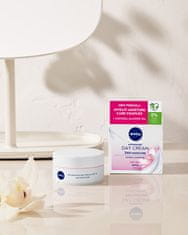 Nivea Hranilna dnevna krema za suho kožo SPF 15 ( Nourish ing Day Cream) 50 ml