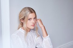 Hot Diamonds Srebrni uhani s topazom in pravim diamantom Willow DE584