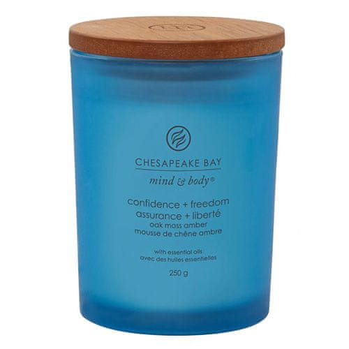 Svíčka Chesapeake Bay Candle střední, Confidence & Freedom, Sebejistota a svoboda, levandule a mech, 250 g