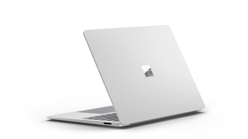 Bliskovita hitrost in napreden Windows 11