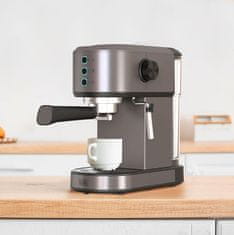 Black+Decker Črni+Decker BXCO1350E napreden kavni aparat z mlečnim penilcem, 2 skodelici, 20 barov, hitro segrevanje, srebrna barva