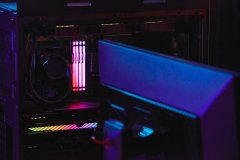 Kingston Kingston Technology FURY Beast 16GB DDR5 6000MT/s CL36 DIMM Kit (2x8GB) RGB EXPO za napredne računalniške zmogljivosti