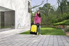 slomart KARCHER S 4 Twin - Ročni čistilni stroj za zunanje površine, zmogljivost do 2400 m²/h, kapaciteta prahu 20 L, 68 cm delovne širine