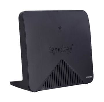 Synology Synology MR2200AC brezžični usmerjevalnik, gigabitni Ethernet, dual-band 2.4GHz/5GHz, črn, s štirimi jedri