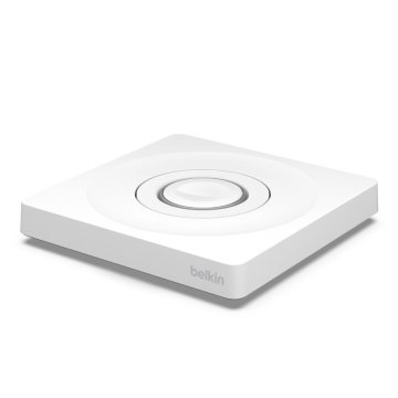 slomart Belkin BoostCharge Pro črni brezžični polnilnik za Apple Watch Series 1 - 7, notranje polnjenje, USB Type-C, 1 kos