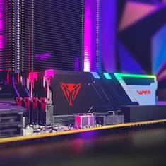 slomart Patriot Memory Viper Venom 32GB (2x16GB) DDR5 6000MHz CL30 XMP3, neprekinjeno hlajenje, rdeča/zelena/modra osvetlitev