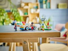 LEGO LEGO FRIENDS 42609 Električni avto in polnilec, 170 kock, 2 minifigurici, za otroke od 6 let naprej