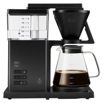 MELITTA Melitta ONE 1031-02 kompaktni kavni aparat v črni barvi za 10 skodelic, z avtonomno izklopom in ohranjanjem toplote.