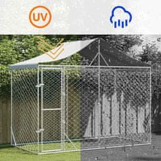 Vidaxl Zunanja pasja ograda s streho srebrna 3x1,5x2,5 m pocink. jeklo