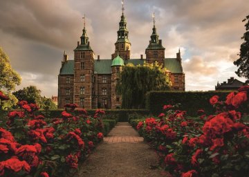 Ravensburger Puzzle Impresivni gradovi: Rosenborg, Danska 1000 kosov