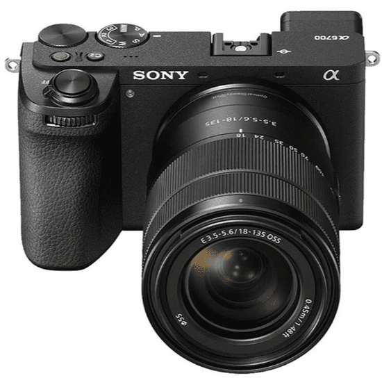 Sony ILCE-6700 fotoaparat, senzor APS-C, objektiv SEL18135 (ILCE6700MB.CEC)