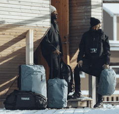 Thule Chasm Recycled potovalna torba, 30 l, črna