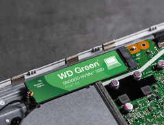 WD Green SSD disk, 2 TB, SN3000 NVMe, zelen (WDS200T4G0E)